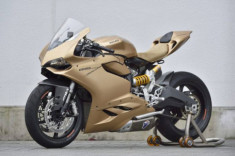 Ducati 899 Panigale độ kịch độc với màu áo vàng xám