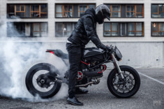 Ducati 900SS độ hào nhoáng đến từ Mosscow dưới cái tên SS1100 Carbon