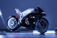 Ducati 916 độ ấn tượng từ ý tưởng giày thể thao Air Jordan XI Concord