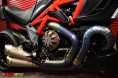 Ducati Diavel Gã quái vật độ khủng với gói trang bị từ Moto Corse