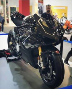 Ducati Panigale V4R Carbon - Định dạng Cá mập 2019 với trang bị full body Carbon