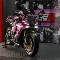 Yamaha R1 độ lôi cuốn với diện mạo Pink Chrome đầy nữ tính
