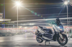 Yamaha X-Max300 độ đẳng cấp trên đường phố Thái Lan