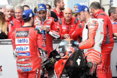 [MotoGP] Ducati ra mắt cùng lúc 4 chiếc Desmosedici GP20 để tranh tài vào năm sau