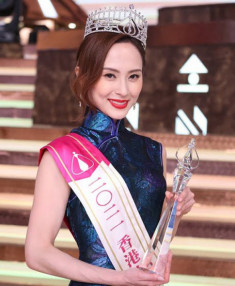 Cô gái người Việt gốc Hoa vừa đăng quang Á hậu Hồng Kông đã bị tố mua giải