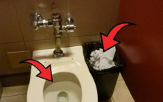 Cửa nhà vệ sinh và thùng rác nên đóng hay mở? Nhiều người sai 10 năm nay mà không biết