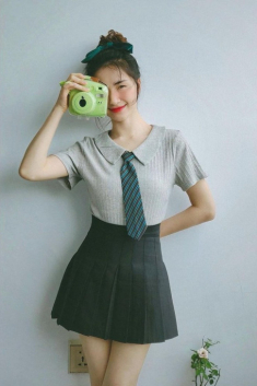 “Cưa sừng” quàng khăn đỏ, Lưu Hương Giang gượng gạo, Nhã Phương như học sinh tiểu học