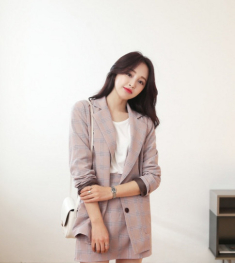 Để style đi làm bớt cứng nhắc, nàng lưu ngay những công thức phối đồ họa tiết đẹp hết ý