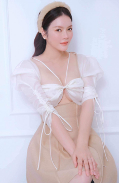 Lý Nhã Kỳ lên đồ khoe nét dễ thương nhưng nút ruồi ở vị trí “ứ ừ” gây sốt