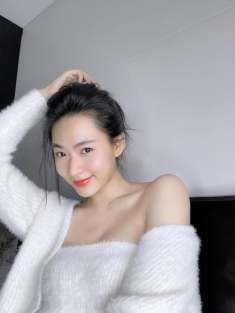 Nàng thơ của “Cây táo nở hoa” mặc trễ nải vẫn được khen đẹp tinh khôi