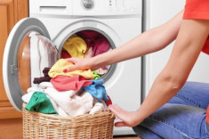 Những quần áo không nên cho vào máy giặt, cố tình cho vào sẽ hỏng máy sớm
