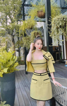 Quỳnh Nga có chiêu chọn đồ rất hay ho, sắm một bộ mặc được cả 3-4 kiểu quanh năm