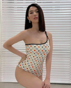 Sao Sắm Gì: Đi tìm mỹ nhân có sở hữu bikini đắt giá nhất Vbiz