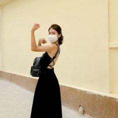 Sao Việt đi tiêm Vaccine: MC bọc kín mít, hoa hậu, diễn viên đơn giản, thoải mái