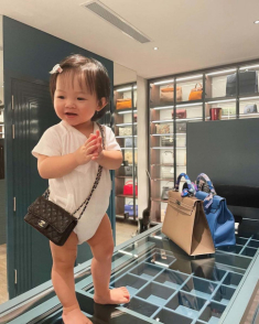 Sau bộ túi 650 triệu, con gái Cường Đô-La lại “dát” hàng hiệu: Dự đoán hưởng trọn gia tài của mẹ