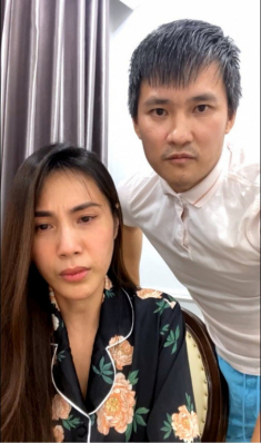 Soi phong cách các ông chồng đại gia trên livestream: Cường Đô La giản dị cũng phải thua Công Vinh
