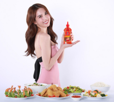 Sức hút Ngọc Trinh: “Hot” từ gu ăn mặc, nay “hot” hơn với gu ăn cay