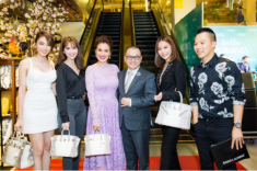 Vbiz xuất hiện thêm “tay chơi” túi Hermes bạch tạng 7 tỷ, gương mặt mới nhưng sành điệu chất ngất