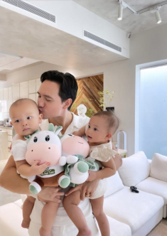 5 ông bố bỉm sữa showbiz Việt chăm con quá bá đạo, các bé không một tiếng khóc