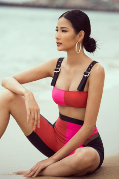 Á hậu bạo nhất Việt Nam từng kêu fans “sờ thử” xem ngực là thật hay giả