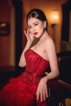 Á hậu con nhà giàu khoe vượt lười thể dục nhưng nhìn gương mặt ai nấy thấy lo