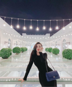 Bảo Thy “lên đồ” trên sân thượng, lộng lẫy như công chúa nhưng ẩn ý một chi tiết