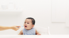 Bé 8 tháng ăn bao nhiêu ml cháo và một số món cháo cho trẻ 8 tháng