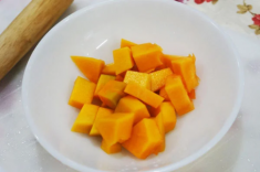 Cách nấu 3 món cháo thịt gà cho bé với các loại rau củ