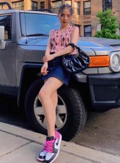 Cặp đôi em trai du học và chị đẹp mẫu Việt nổi tiếng MXH, con chào đời có 60.000 fan