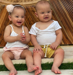 Cậu ấm cô chiêu cứu trợ mùa dịch: Subeo giúp Cường Đôla phát mì, con Lệ Quyên vác bình oxy
