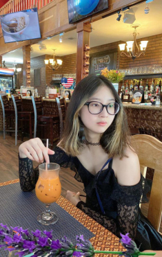 Con gái 12 tuổi của Gái nhảy Minh Thư ở Mỹ: Xinh đẹp, sành điệu, gợi cảm chẳng kém mẹ