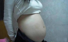 Con gái 16 tuổi có bầu, nguyên nhân được tìm ra: Tất cả do người bố!