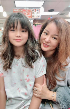 Con gái danh hài Thúy Nga: Một mình đi sang Mỹ, không muốn mẹ đi bước nữa