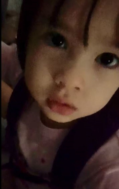 Con gái Lan Phương bí mật mở điện thoại của mẹ, làm điều khiến cô muốn ngất khi xem lại