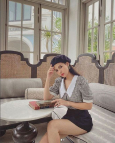 Con gái TGĐ tập đoàn Việt nghìn tỷ ăn thịt dát vàng từ trong bụng mẹ