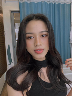 Dàn bông hậu trổ tài tự make-up, Đỗ Thị Hà sơ sài vẫn xinh, nhưng chưa đỉnh bằng Khánh Vân