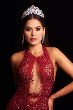 Fans sốc trước nhan sắc chưa phẫu thuật thẩm mỹ của Tân Miss Universe 2020