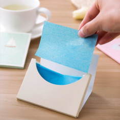Giấy thấm dầu có làm tăng tiết bã nhờn như lời đồn và cách dùng đúng ít ai biết