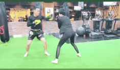 Hiền Hồ người nhỏ nhắn, xinh xắn nhưng hóa ra lại là tay chơi boxing cừ khôi