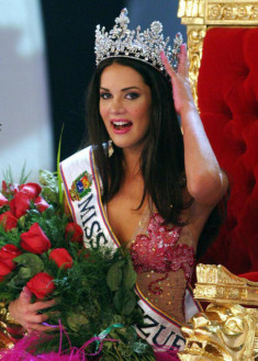 Hoa hậu Venezuela bị sát hại gây rúng động thế giới, con gái thoát nạn giờ ra sao?