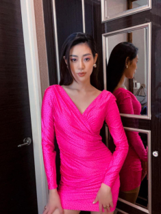 Khánh Vân biến tấu chiếc váy bị chê phèn tại Miss Universe, fan nhắc “coi chừng lạnh bụng”