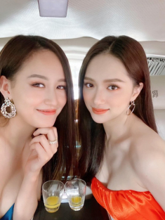 Khi 2 Hoa hậu có “cặp tuyết lê” ngoại cỡ gặp nhau, CĐM phân vân không biết nên chọn ai