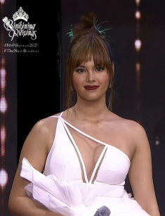 Khi Miss Universe 2018 cũng bị dính “ngải heo”, fan cũng khó nhận ra