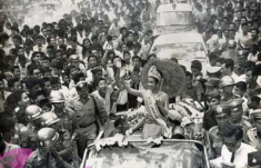 Làm mẹ đơn thân, cựu Hoa hậu U80 khiến ai nấy xuýt xoa vì nhan sắc không tuổi