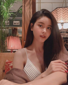 Làm mẹ đơn thân ngày càng đẹp quyến rũ, Trương Quỳnh Anh bị hỏi sao cứ mãi một mình