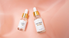 Làm mờ nám, sạm cấp tốc với bộ đôi Dakami Saffron Serum