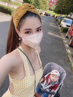 Mạc Hồng Quân vừa sang Séc, “gà cưng” Khắc Tiệp chăm làm đẹp, mặc sexy: Ai bảo gái 2 con?