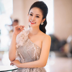 MC Thuỳ Linh chia sẻ về bí quyết dưỡng trắng đến từ Acos White