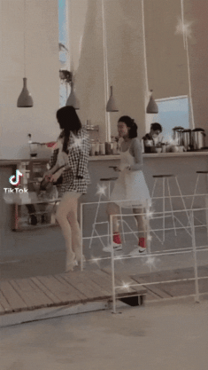 Mẹ 1 con Nhã Phương xóa tan mọi lời chê bai sắc vóc chỉ qua một clip bị quay lén