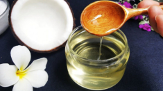 Nàng luôn trẻ trung, tràn đầy sức sống với những bí quyết trị thâm mắt bằng dầu dừa đơn giản